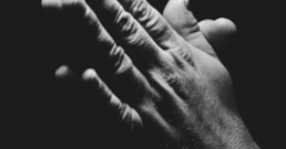 Pag Hands Image
