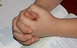Child Praying Hands 1510773  340