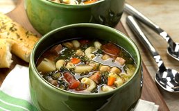 Slow Cooked Minestrone Soup Exps Hscbz17 26882 C07 27 1b