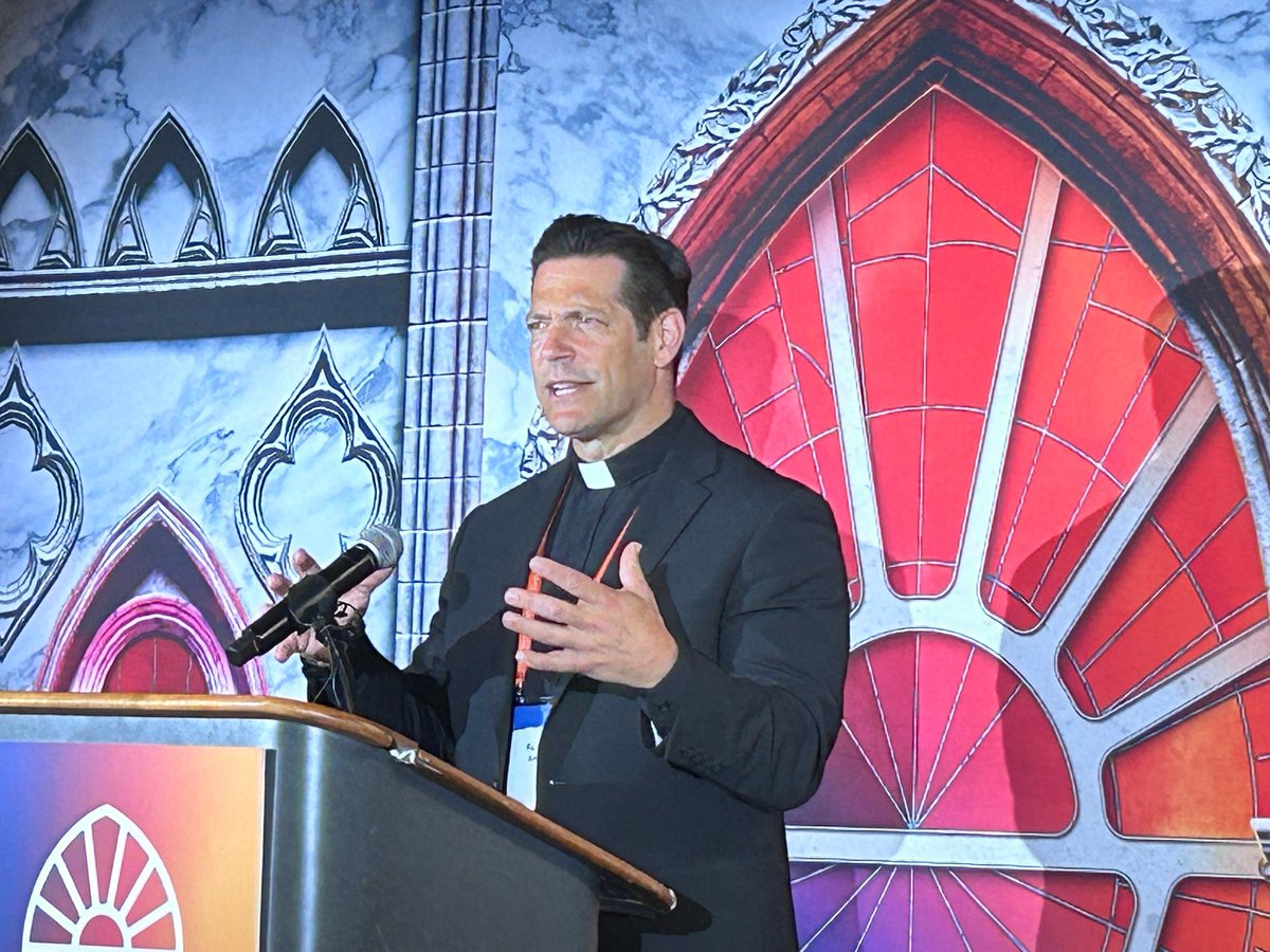 5 ways Father Mike Schmitz says Catholics can be better evangelizers